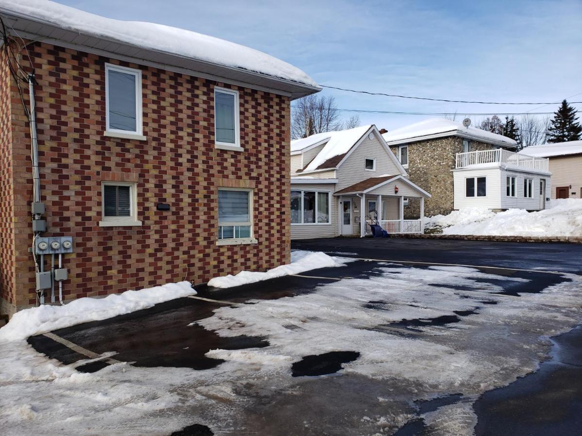 Downtown Apartment Next To Highway Netflix+Wifi Edmundston Zewnętrze zdjęcie